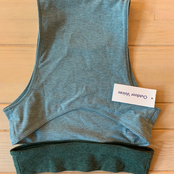 Outdoor Voices Tri-Tone Slashback Crop Top - Picture 3 of 3